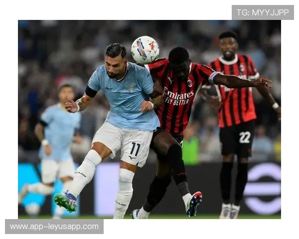 AC米兰定位球战术:队内演练多套角球套路实战化