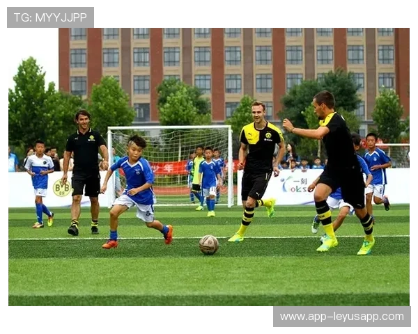 中国小将的欧洲野望：从东亚校园到伊比利亚绿茵