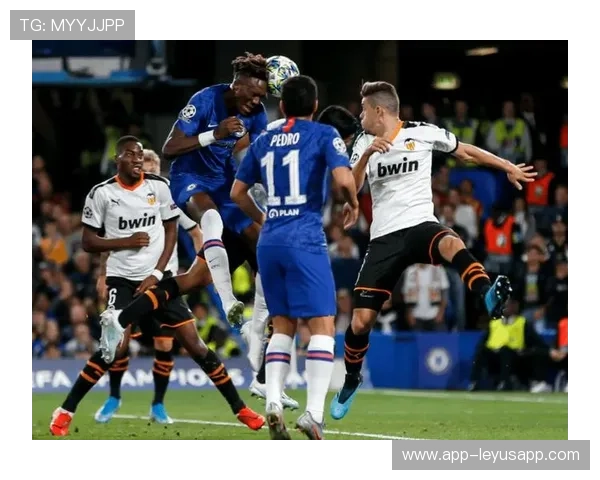意甲强队间交手注重战术细节压制对手空间，意甲关系密切球队