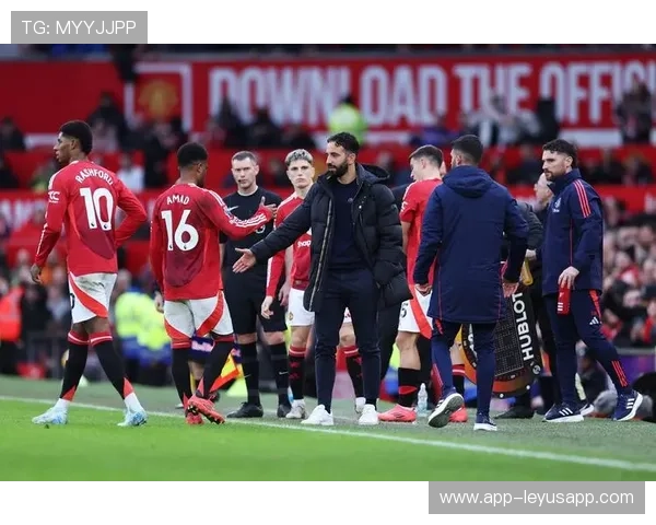 新帅带领药厂9人3-1取胜，滕哈格11打10被绝平尴尬，滕哈格战术