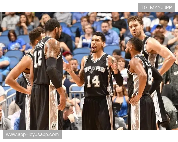 马刺队展现新一轮青训成果，未来值得期待，马刺队伍